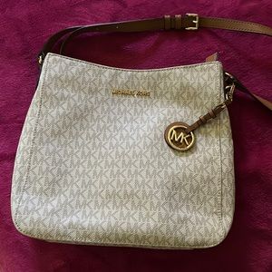 Michael Kors Jet Set Travel Large Logo Messenger Bag